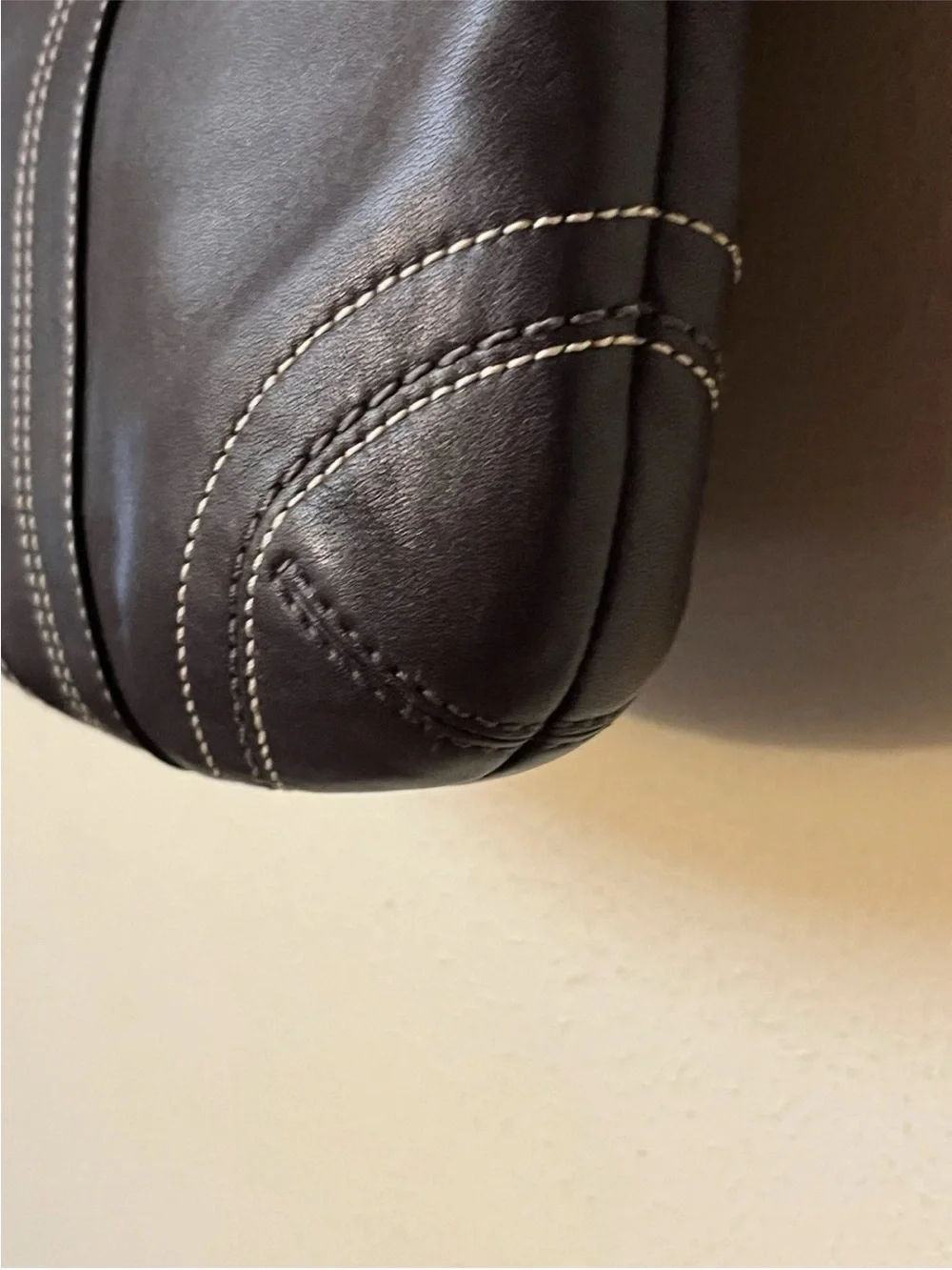 Men or ladies Leather Crossbody Bag - Black